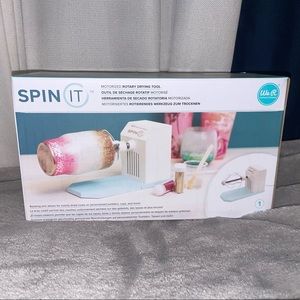 Tumbler Turner & Glitter!